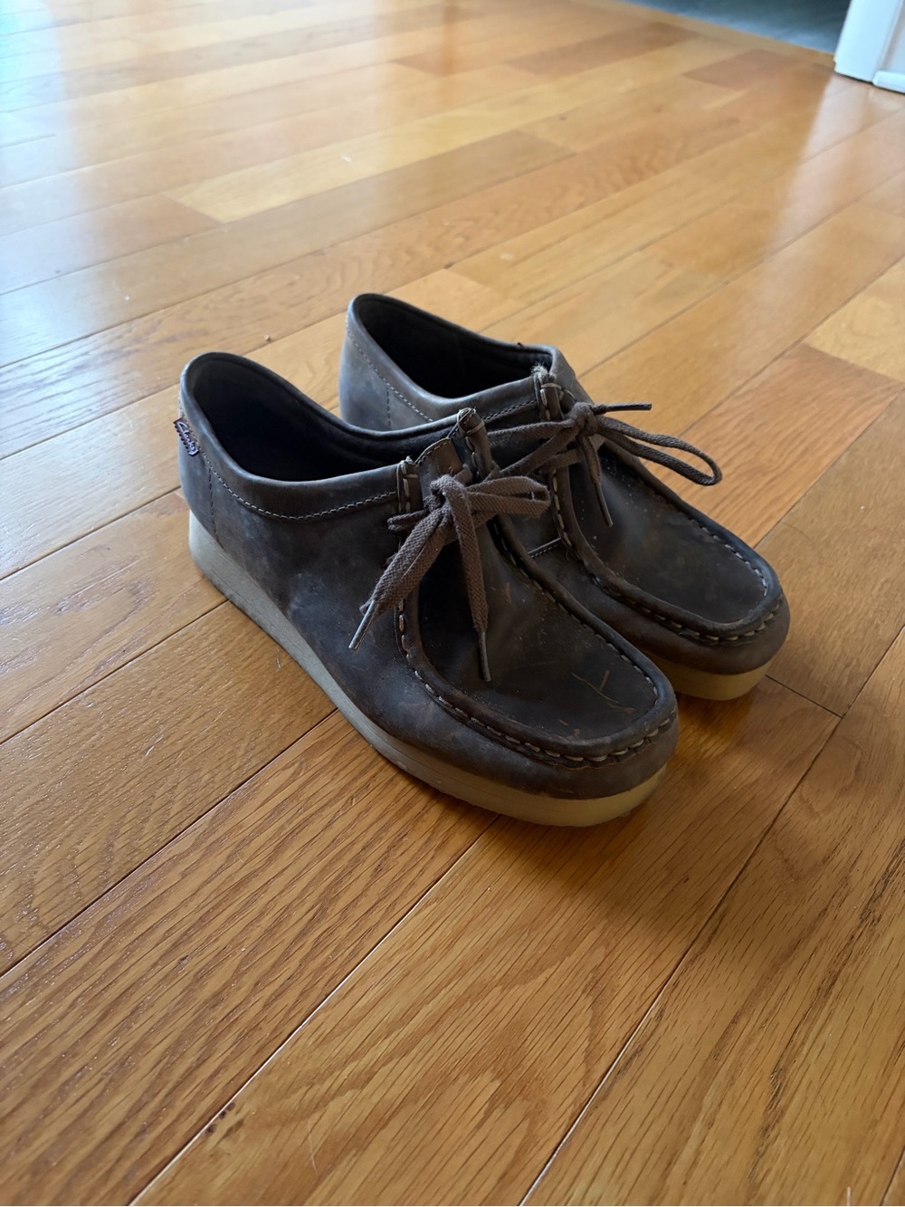 Clarks Women’s Brown Suede Lace-Up Wallabee Slip-Ons